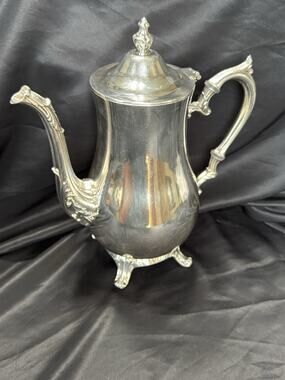 Vintage International Silver Company Silver Plated Footed Lidded Tea Pot